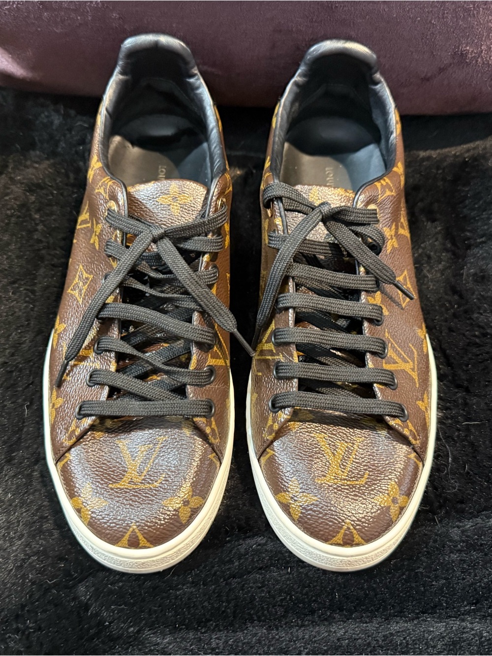 Women’s Louis Vuitton Brown Monogram Leather Sneakers authentic - Picture 3 of 8